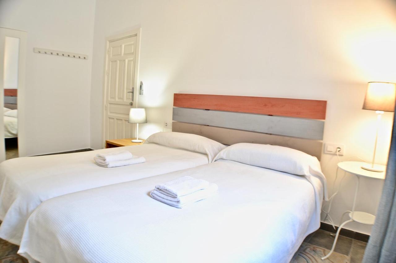 Acogedor Apt 8Pax 4Bdr 2Bth - Cozyhomesevilla1 Extérieur photo