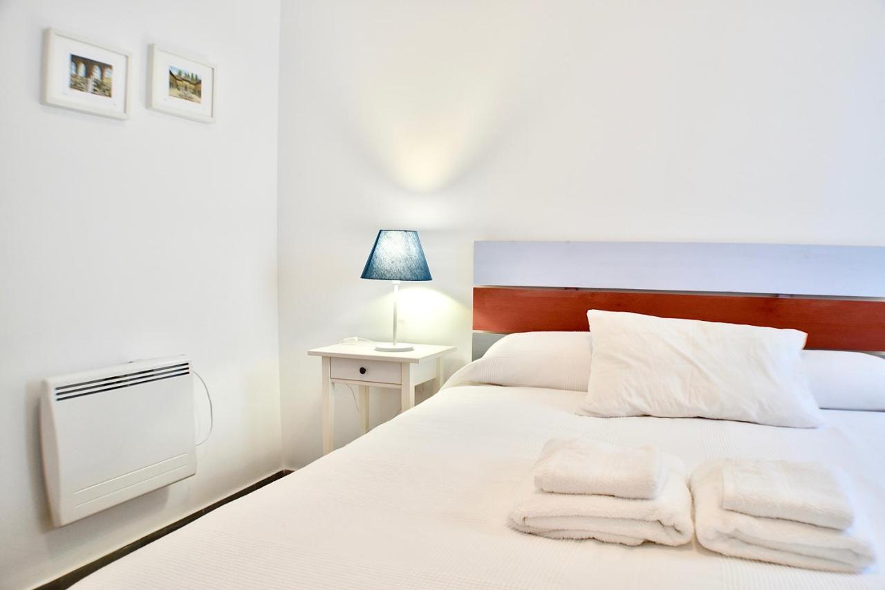 Acogedor Apt 8Pax 4Bdr 2Bth - Cozyhomesevilla1 Extérieur photo