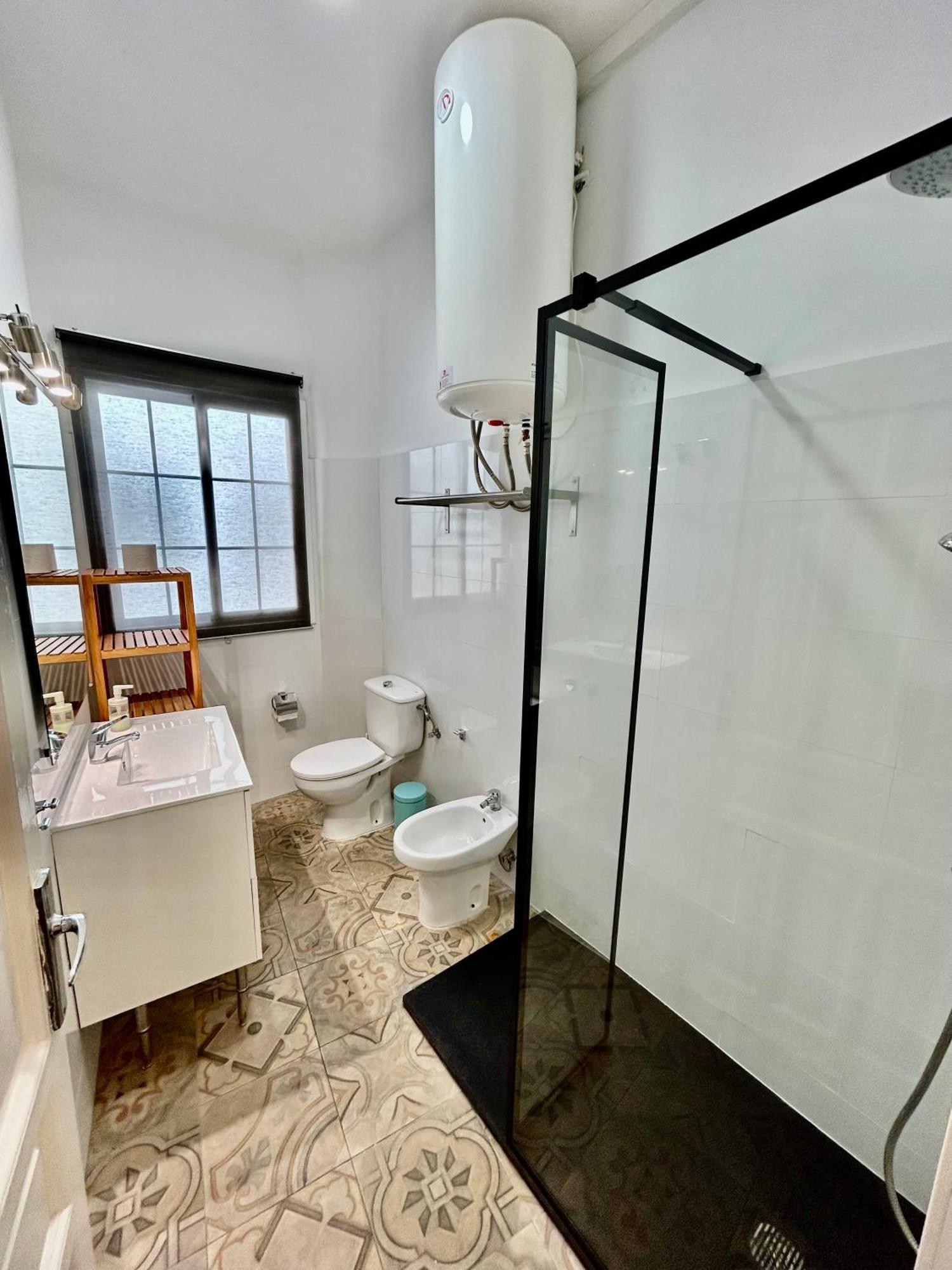 Acogedor Apt 8Pax 4Bdr 2Bth - Cozyhomesevilla1 Extérieur photo