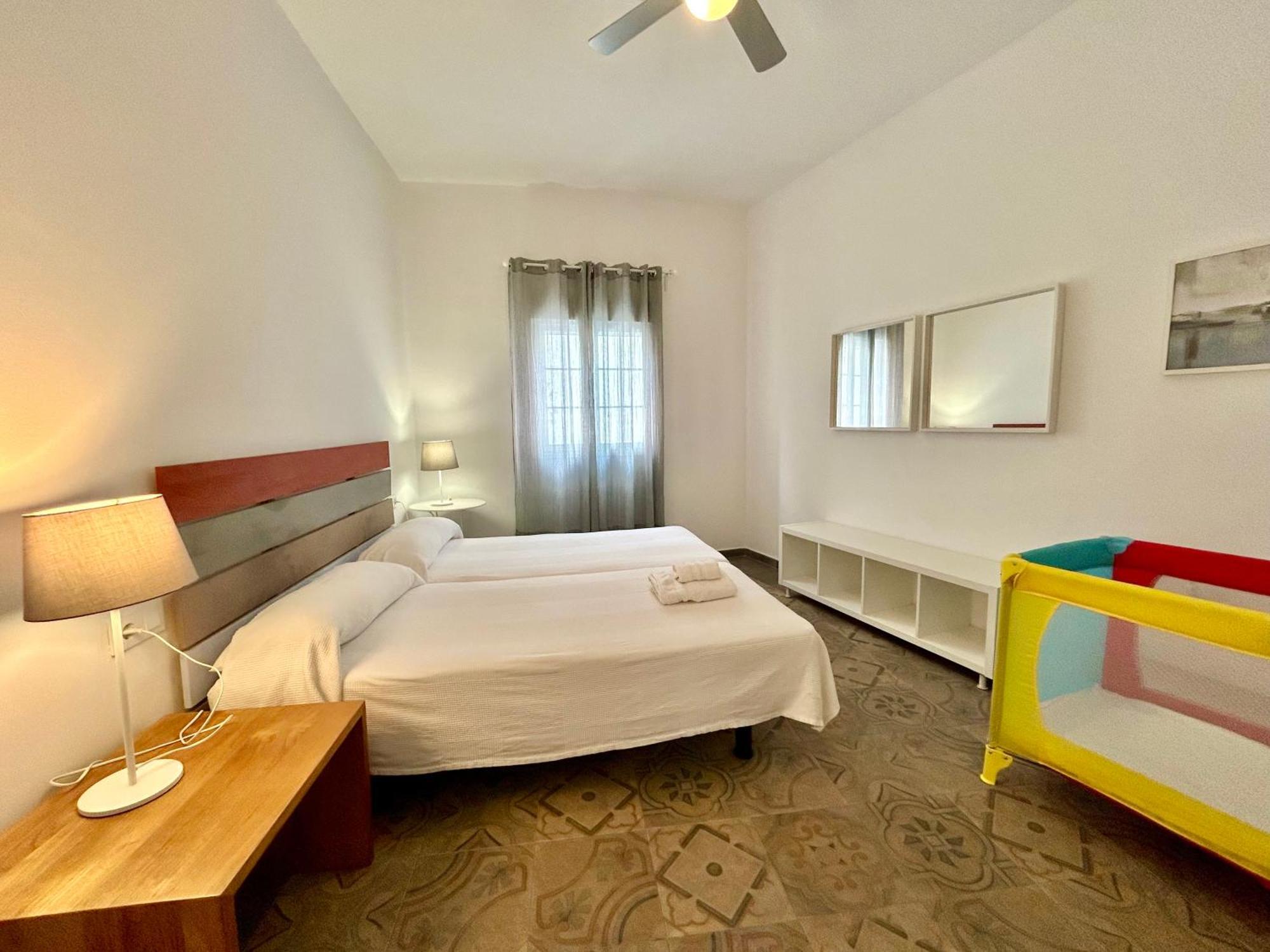 Acogedor Apt 8Pax 4Bdr 2Bth - Cozyhomesevilla1 Extérieur photo