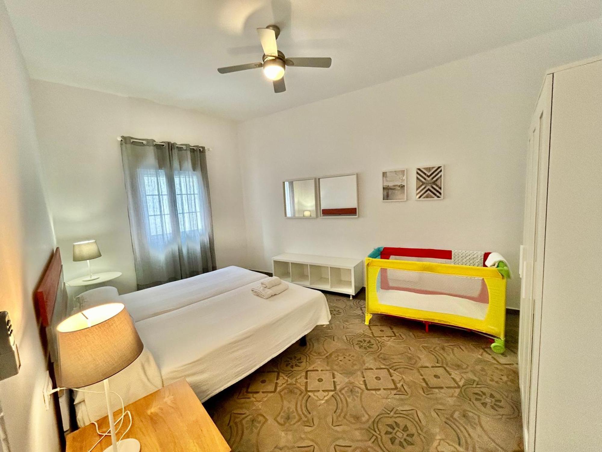 Acogedor Apt 8Pax 4Bdr 2Bth - Cozyhomesevilla1 Extérieur photo